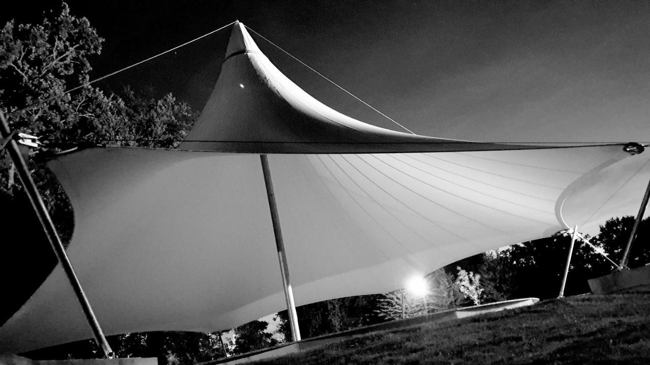 Hotel Camping Aquarev à Loudéac Extérieur photo